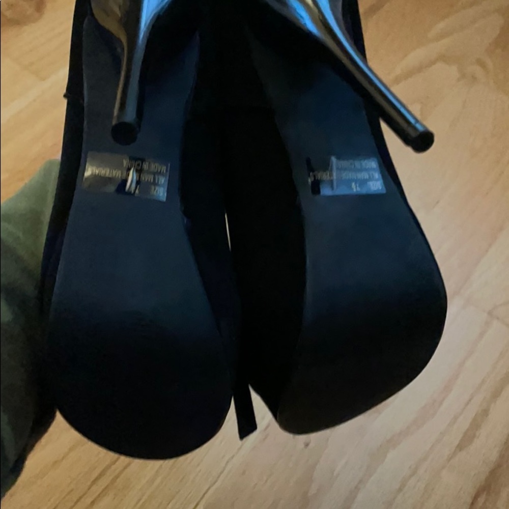 Black pumps - Picture 3 of 5